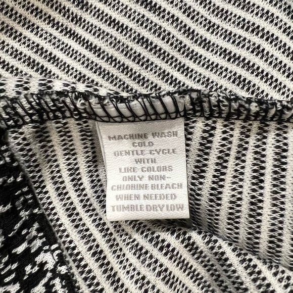 NWT - Charter Club Woman, Classic Black and White Two Button Jacket Coat Size 0X - Picture 5 of 5